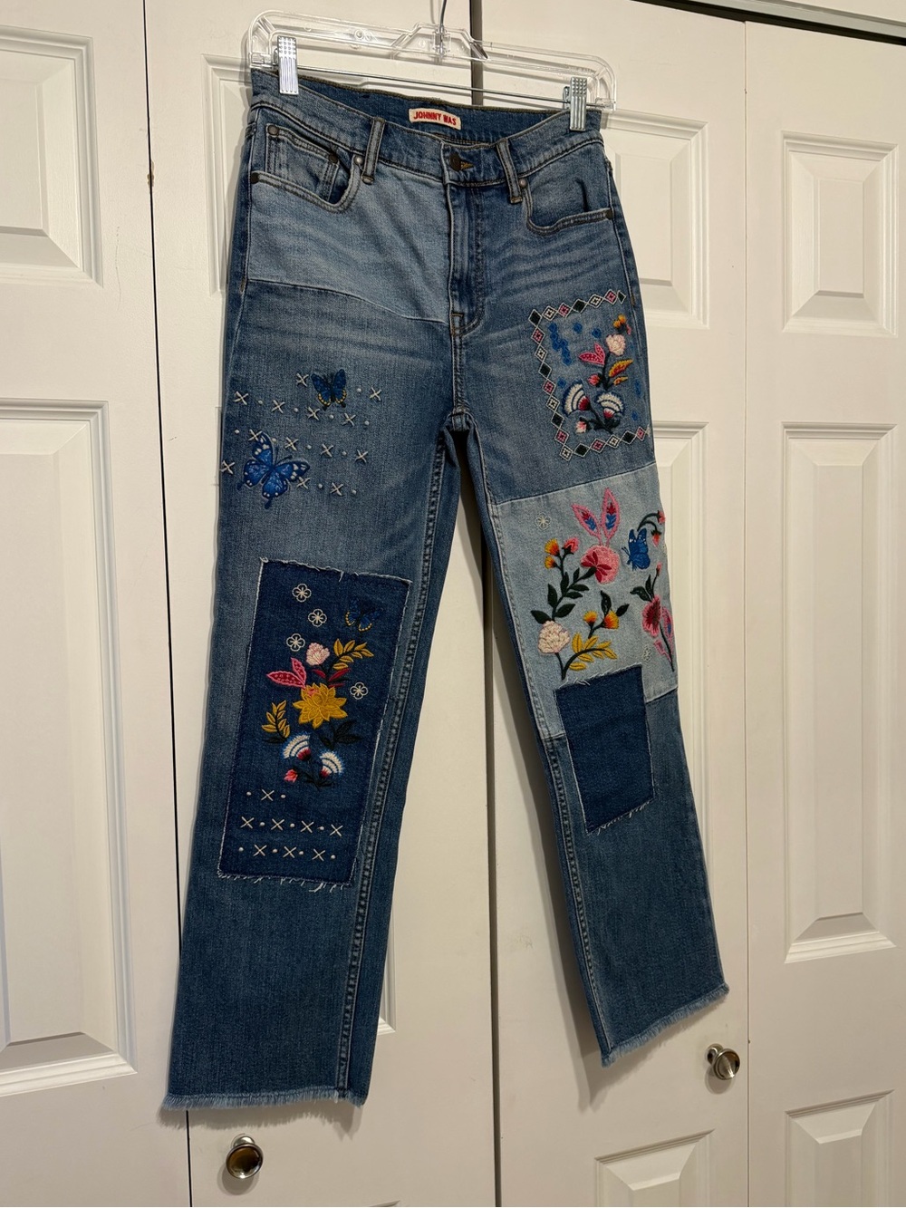 Johnny Was SANDRA STRAIGHT
CROPPED JEAN
HIGH RISE size 26 excellent condition